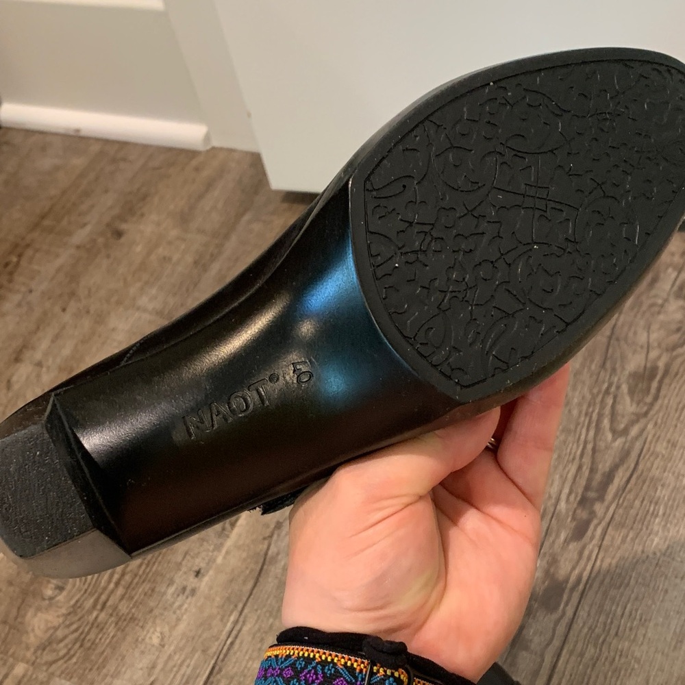 Naot Black Patent Leather Pumps- only worn once - Picture 2 of 3